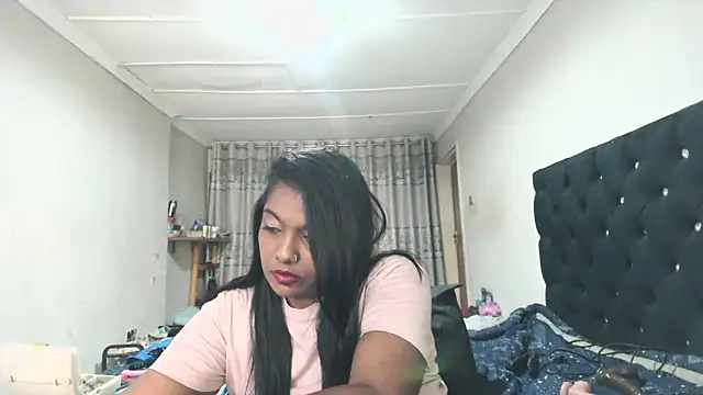 Indianmayaxoxo 现场聊天室