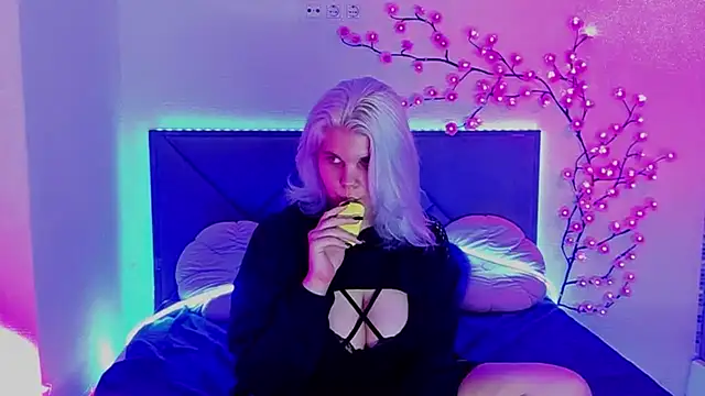 JoannLowe Cameră chat live