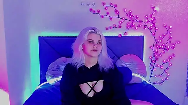 JoannLowe – Naživo XXX chat