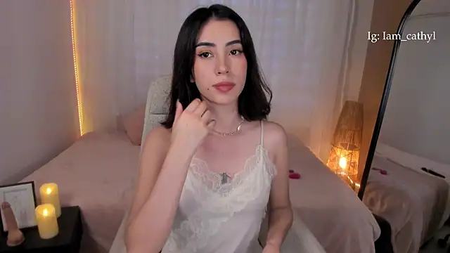 Catyloves Adlı Modelin Canlı Sohbet Odası