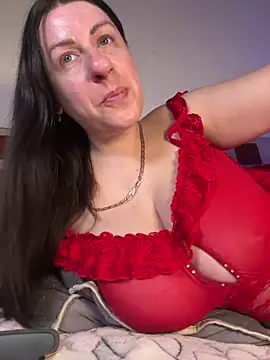Evelinia 실시간 채팅방