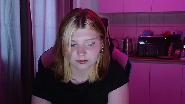 Živá chatovací místnost norinanakaluu