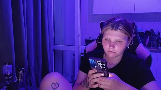 norinanakaluu – live chatrum