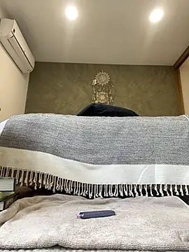 madonnaaaa: δωμάτιο απευθείας συνομιλίας