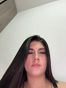 Amy-Saenz Adlı Modelin Canlı Sohbet Odası