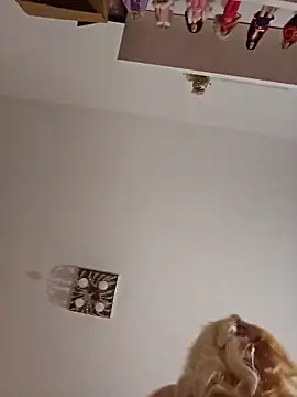 AlissaBigBoobs – Naživo chatovacia miestnosť