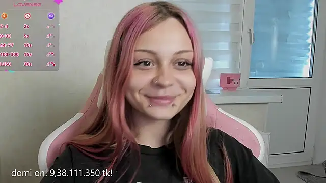 Živá kamerová sex show MelonyEmo