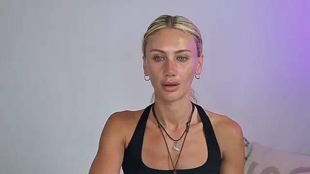 הופעת סקס קאם בשידור חי של Elsa_24