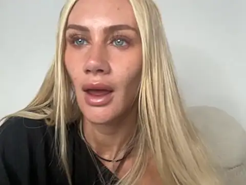 Elsa_24's Webcam Show