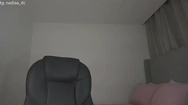 Nadiaa_ live-chat rom
