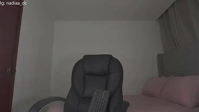 Nadiaa_ Live Chatraum