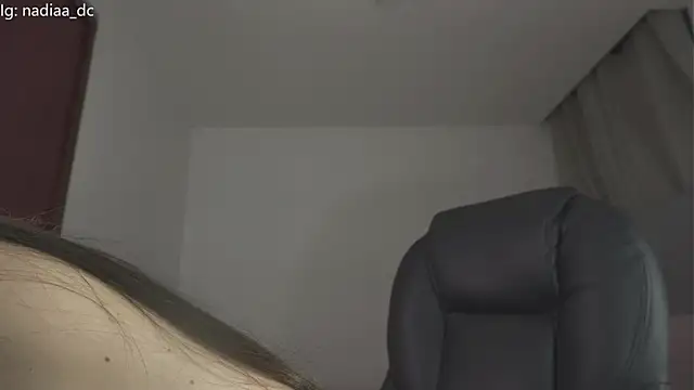 Nadiaa_ Cameră chat live