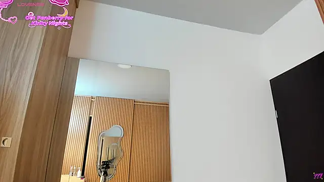 MartinaWestt Adlı Modelin Canlı Sohbet Odası