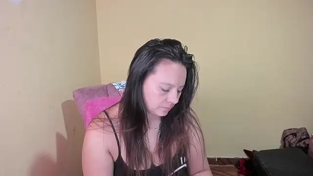 lauraguzman чат на живо