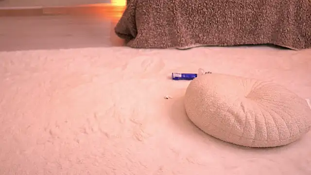 KylieJoyce's Live Chat Room