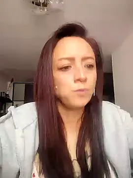 Katicalatinmilf 실시간 채팅방