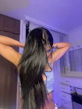 lina_pink élő chatszobája