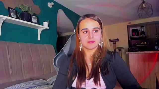 evy_orange1's Live Chat Room
