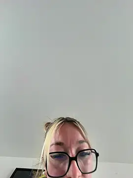 Sala de chat en directo de Giuliana_baby