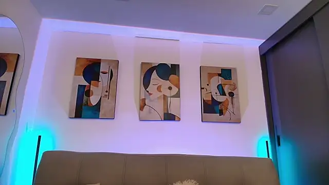 חדר צ'אט בשידור חי של miaa_saenz1