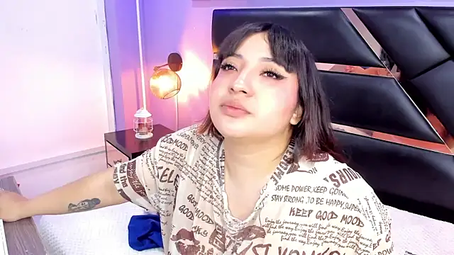 Emma_monserrat Adlı Modelin Canlı Sohbet Odası