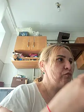 Malichkaanna30 Adlı Modelin Canlı Sohbet Odası