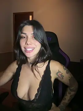 tiphanyari's Live Chat Room