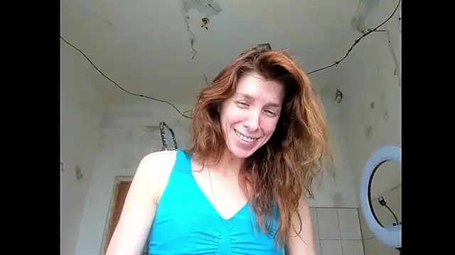 غرفة دردشة YourSuperModel المباشرة