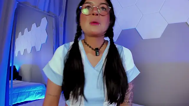 חדר צ'אט בשידור חי של EviePhoenix