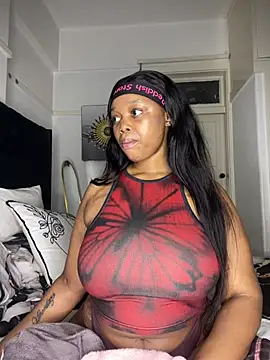 Chat ao vivo de Queen_Tee23