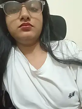Živá chatovací místnost Aalia-Bhatt