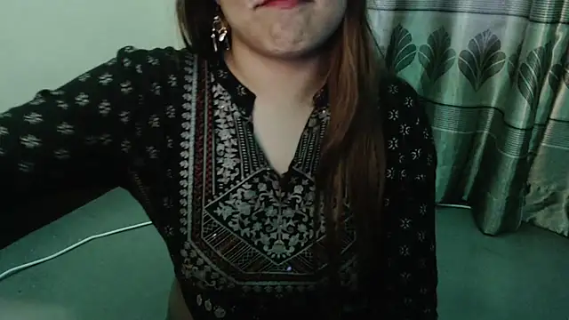queen_angelina Adlı Modelin Canlı Sohbet Odası