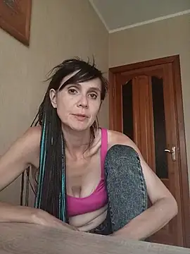 Francenia_lolis Adlı Modelin Canlı Sohbet Odası