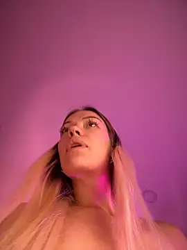 غرفة دردشة -Sexy_Barbie- المباشرة