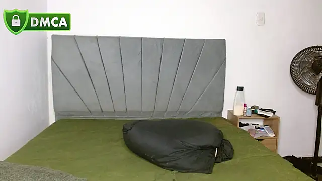 amantinaBOOBS' Live Chat Room
