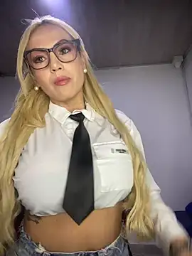alicev_kitty's Live Chat Room