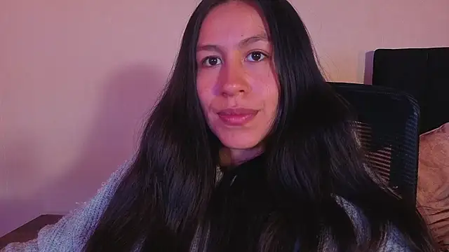 EmiGomez_: онлайн-чат