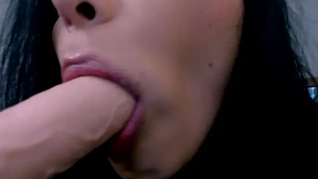 _miaquevedo_n Live chat-huone