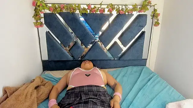 Shaddycute_ Cameră chat live
