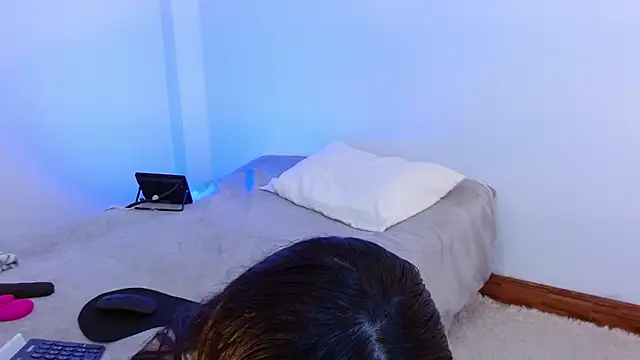 חדר צ'אט בשידור חי של Elle_Lee_