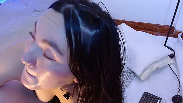 Elle_Lee_ Adlı Modelin Canlı Sohbet Odası