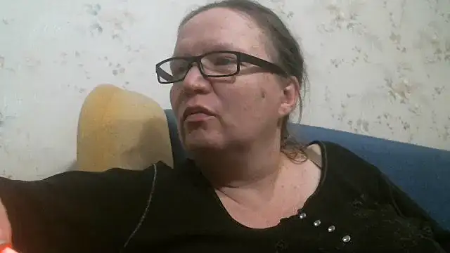 Isolda25's Live Chat Room