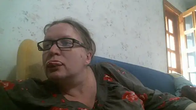 Isolda25 Live chatroom