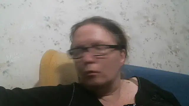 Isolda25 élő chatszobája