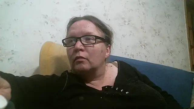 Pokój czatu na żywo – Isolda25