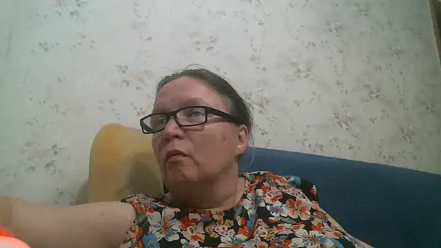 Isolda25's Live Chat Room
