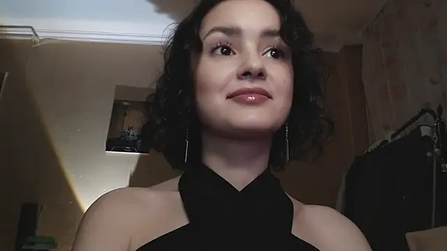 CuteRuby99 Adlı Modelin Canlı Sohbet Odası