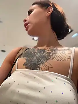Dollie__X's Live Chat Room