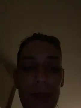 Sala de chat en directo de Bellalolahot