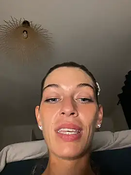 Bellalolahot Live Chatraum